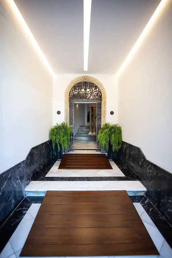 Plazuela Del Carbon Suites Cádiz Aparthotel